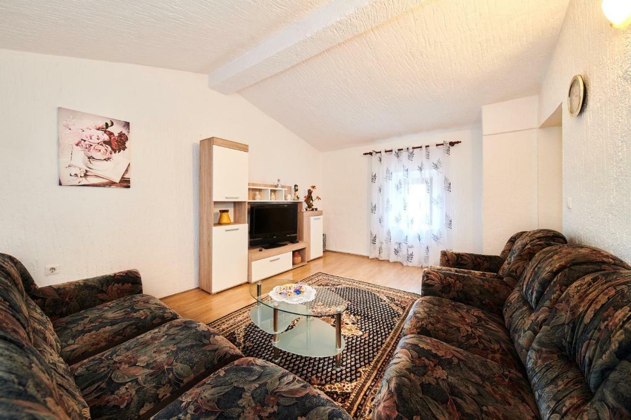 Nena Apartment *
